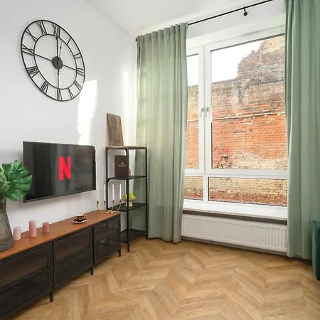 Golden In - Stylish And Cozy - Zabkowska A