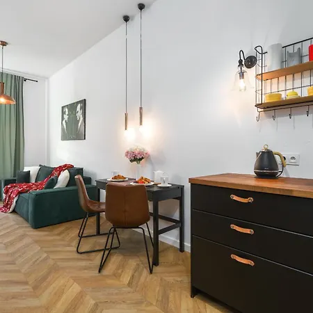 Golden In - Stylish And Cozy - Zabkowska A דירה ורשה
